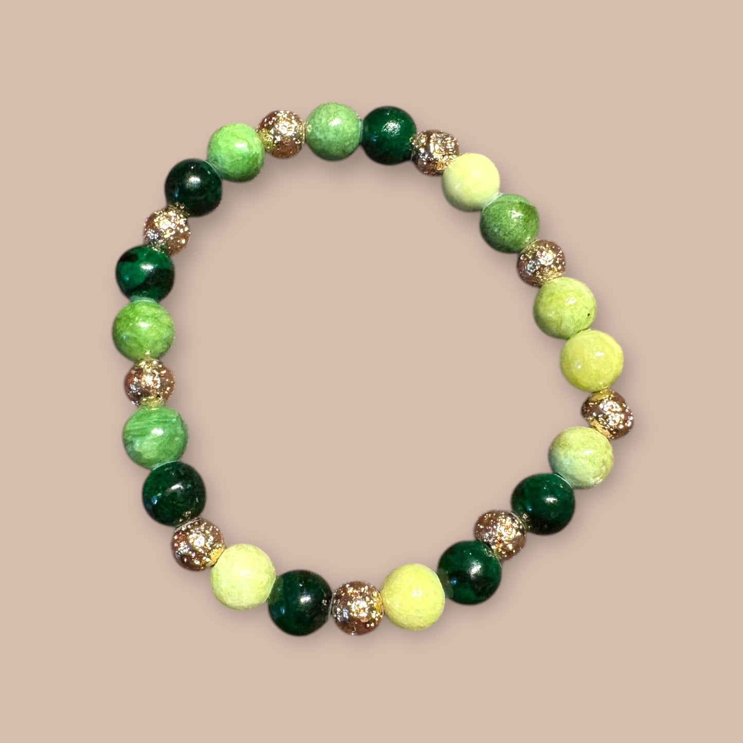 Bracelet Quartz vert avec mini lave doré